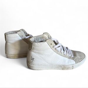 Local Authority | Los Angeles 

White High-Top Sneakers

Size 7.5